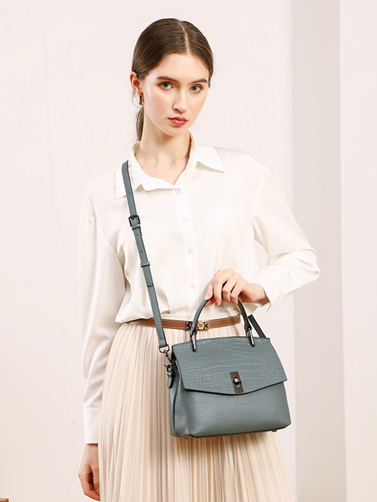 حقيبة يد من الجلد الطبيعي للنس - مراجعة Women Bags Offers وسعره