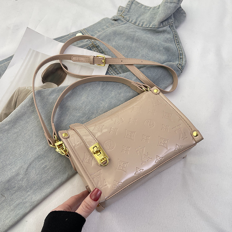 حقيبة جلدية فاخرة بتصميم كلاسي - مراجعة Women'S Bags New Collection وسعره