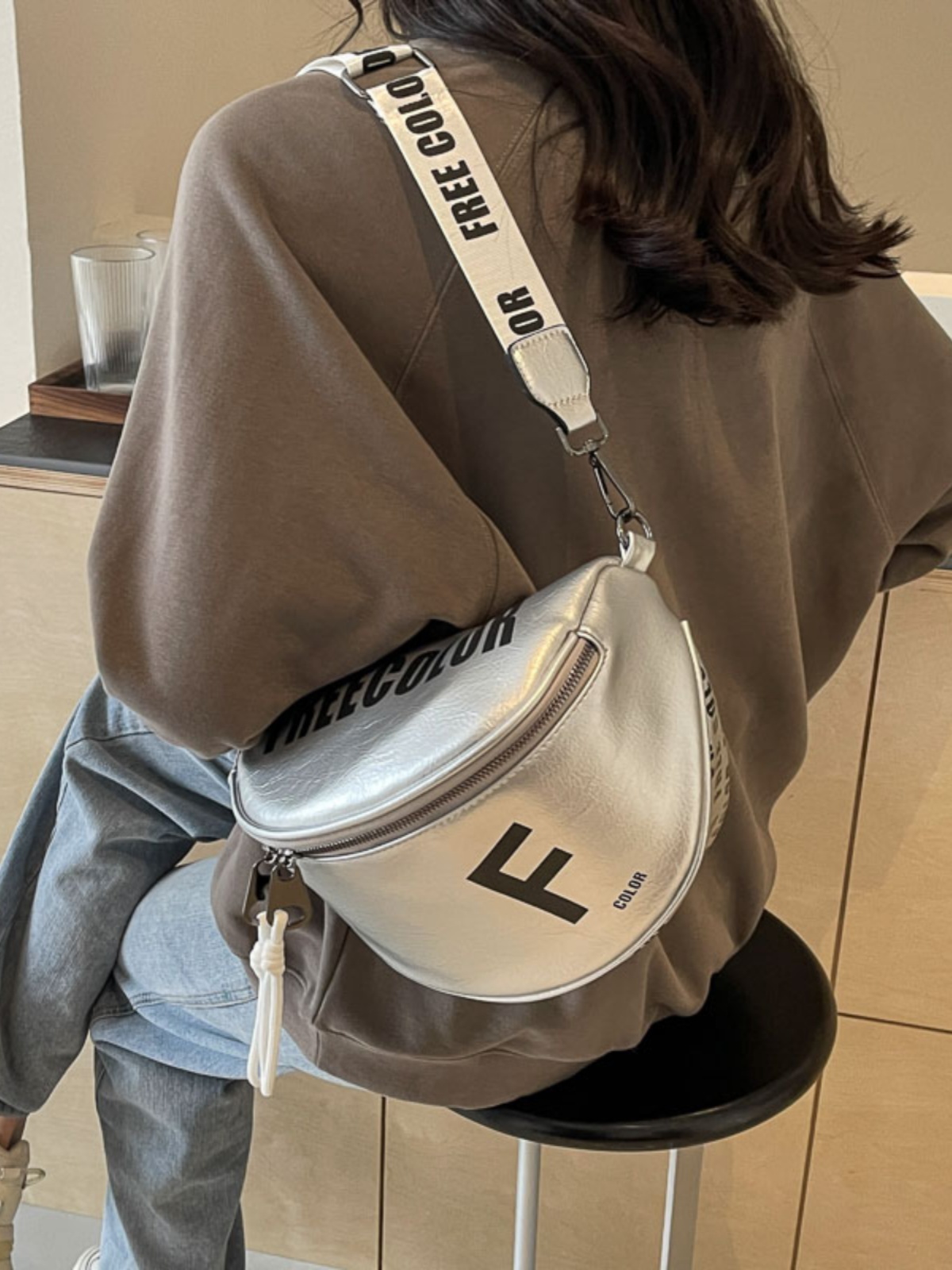 حقيبة كتف نسائية براقة بتصميم  - مراجعة Women'S Elle Bags وسعره