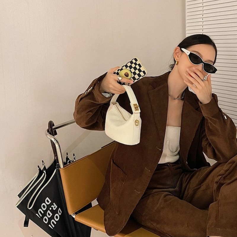 حقيبة يد صغيرة أنيقة من الجلد  - مراجعة Women'S Bags Top 10 وسعره